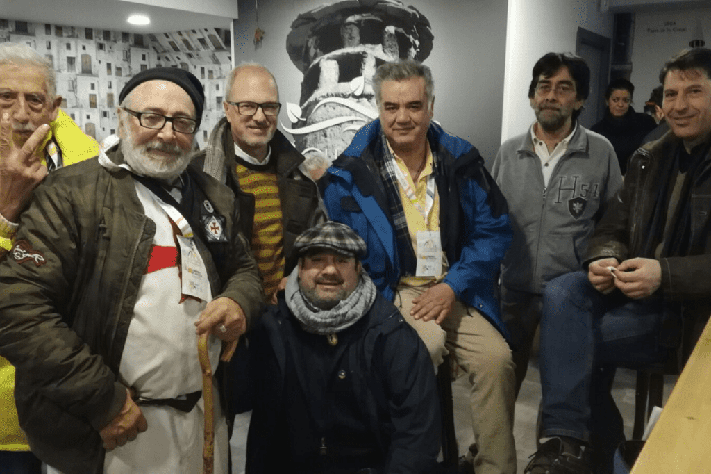 Jose Almeida con Jato, Pombo,Tomas y otros peregrinos